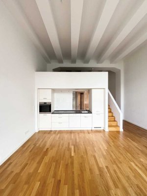 Galerie-Loft mit 4,70m Raumhöhe I Balkon und Garten I sofort verfügbar I Außenstellplatz