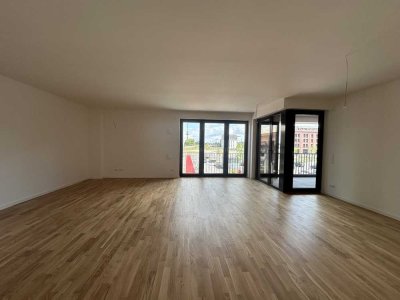 Großzügige Neubauwohnung mit Loft-Charakter und Blick auf den Hafen!