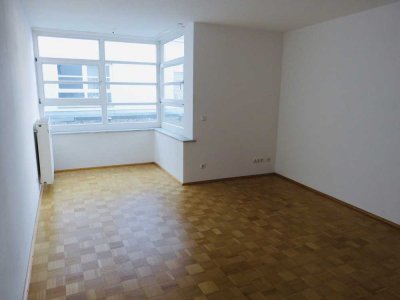 Attraktive Kapitalanlage! Lichtdurchflutete, vermietete 1-Zimmer-Wohnung am Rennplatz, Top-Zustand!