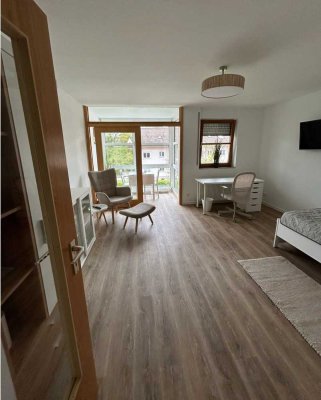 Erstbezug nach Sanierung mit Einbauküche: Geschmackvolle 1,5-Raum-Wohnung mit geh. Innenausstattung