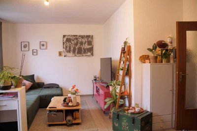 Geschmackvolle, neuwertige 2-Raum-Wohnung mit Balkon und EBK in Nürnberg