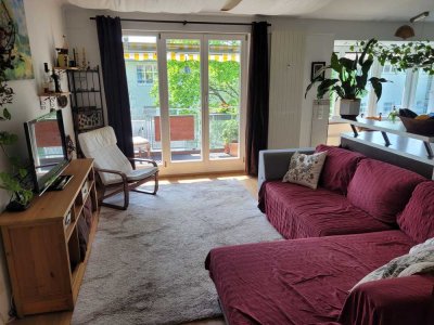 Helle, perfekt geschnittene Dachgeschosswohnung mit viel Wohnfläche und Stauraum