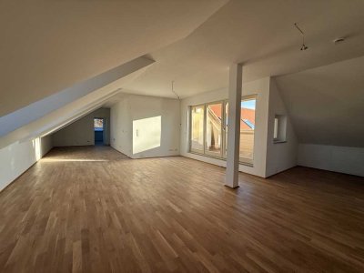 Traumhafte  4-Zimmer Dachgeschosswohnung mit FBH, Abstellraum, Gäste-WC & Loggia - WE 22