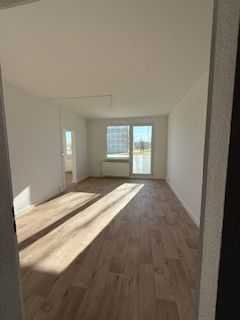 Helle 3-Zimmer-Wohnung mit Balkon in Schwerin