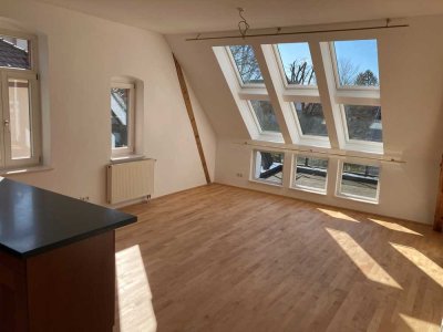 Exklusive 6-Zimmer Ober- & Dachgeschosswohnung mit 181 m² in Göttingen