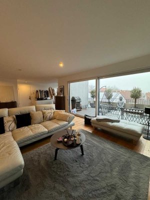 Luxuriöses 140 m² Penthouse mit Burgblick