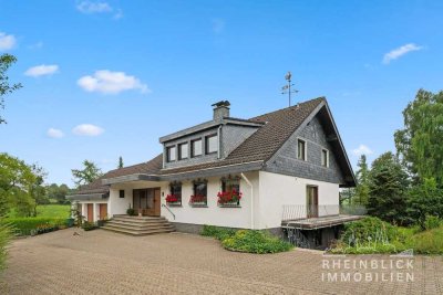 Repräsentatives Einfamilienhaus mit großer Einliegerwohnung!