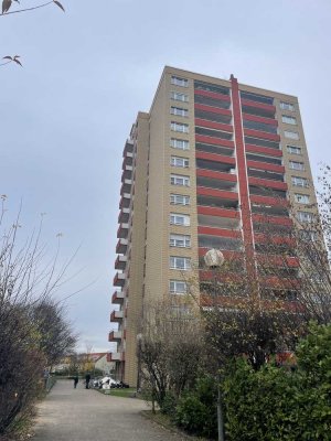 Exklusive, modernisierte 1,5-Zimmer-Wohnung mit Balkon und Einbauküche in Heppenheim