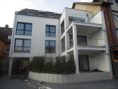 Neuwertige DG-Wohnung mit gr. Loggia und Dachterrasse (Aufzug) in Do-Hombruch nahe Ortskern