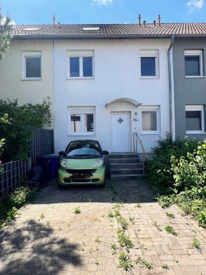 Modernes Reihenmittelhaus mit Umbaupotenzial und unverbaubarem Blick