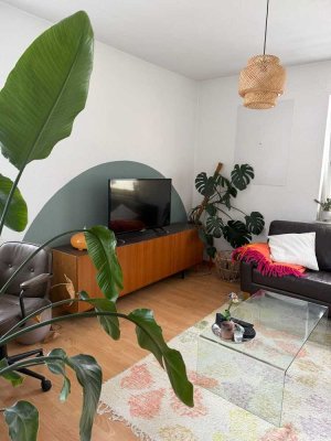 Gepflegte teilrenovierte 2-Zimmer-Wohnung im 2. OG in Köln-Deutz