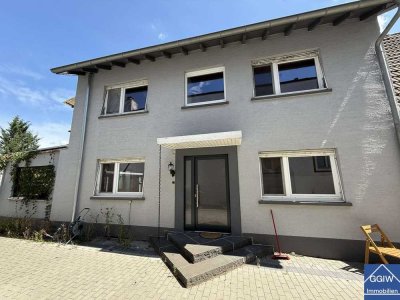 Schönes Reihenhaus mit Terrasse und Balkon in Hockenheim zu vermieten
