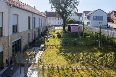 REIHEN-/WOHNHAUS gehoben - neuwertig - Einziehen und Wohlfühlen - Einbauküche - Auto-Stellplatz