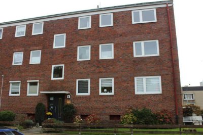 TT bietet an: Helle und freundliche 3-Zimmer-Wohnung mit Balkon in Heppens!