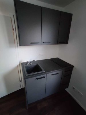 108-05  1-Zimmer-Wohnung mit Einbauküche und Tageslichtbad