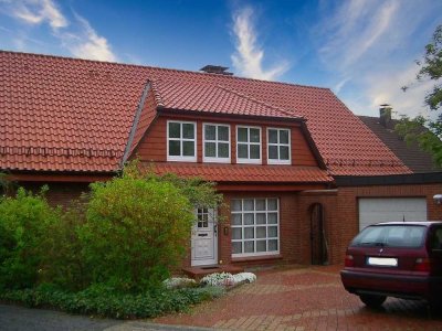 Repräsentatives Zweifamilienhaus mit Wintergarten und Doppelgarage Uni-Nord und Kliniken fussläufig