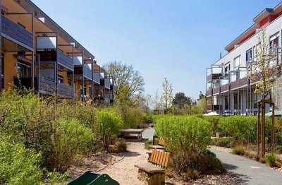 RESERVIERT | 4-Zi. EG-Wohnung  (oder 2 x 2-ZW) mit großem Garten + 3 Stellplätzen inkl. Einbauküchen
