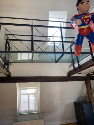 Stilvolle, geräumige 1-Zimmer-Maisonette-Wohnung mit Balkon und Einbauküche in Stuttgart-Vaihingen