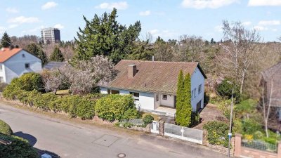 Einfamilienhaus in Bestlage – Großzügiges Wohnen auf parkähnlichem Grundstück mit Waldblick