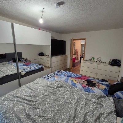 Geschmackvolle, neuwertige 2-Zimmer-Wohnung mit geh. Innenausstattung mit Balkon und EBK