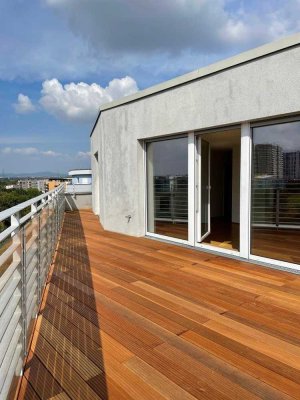 Rundum-Panoramablick Skyline FFM + E-Mobilität + frei + sofort beziehbar