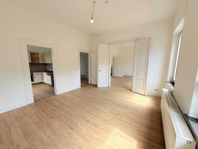 Charmante neu Renovierte 3 Zimmer Altbau Wohnung in Solingen Höhscheid inkl. Einbauküche