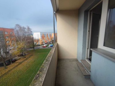 Vierraumwohnung zum kleinen Mietpreis!