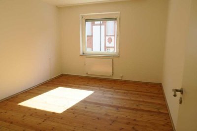 * HOLZDIELEN - Altbau CHARME * große Wohnküche - INFRAROT Heizung * nahe Stadtpark RENOVIERT