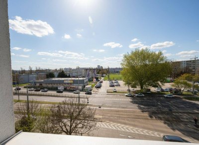 Urbanes Wohnen mit Top-Ausstattung: Moderne 3-Zimmer-Wohnung mit Terrasse &amp; Loggia