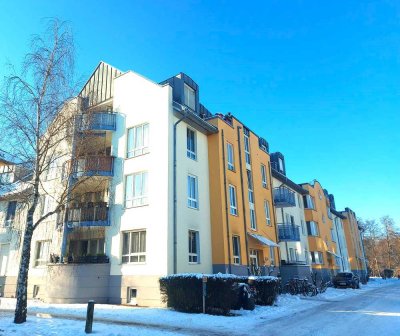 Provisionsfrei und ohne Käufer Plus ! Vermietete DG-Wohnung mit 2 Balkonen an der Havelpromenade