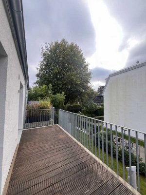 Geschmackvolle 3-Raum-Terrassenwohnung mit gehobener Innenausstattung mit EBK in Hamburg Schnelsen