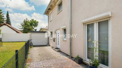 Gepflegt, durchdacht und naturnah – Repräsentative DHH mit Terrasse, Garten und Garage