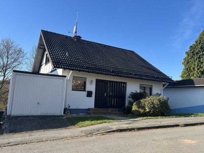 Freist. Einfamilienhaus, 188 m² WFL, sep. Einliegerwhg., Garage, bezugsfrei, Nähe 51399 Burscheid