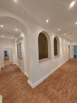 7ZKB-Altbauwohnung in der Trierer-Innenstadt mit ca. 212 m² WFL und Balkon