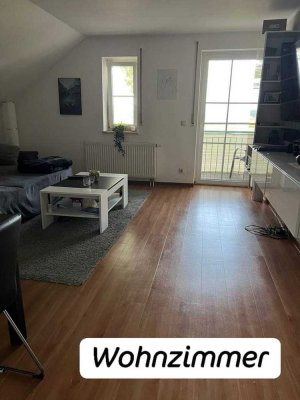 Kapitalanleger aufgepasst! 2-Zimmer-Dachgeschosswohnung mit Balkon in Langenmosen zu verkaufen!