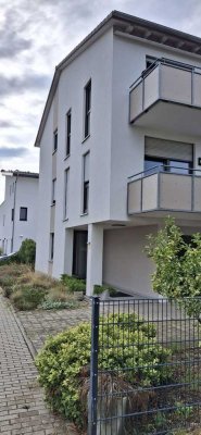 Moderne 3-Zimmer Dachgeschosswohnung in Weinheim-Lützelsachsen Ebene mit Balkon
