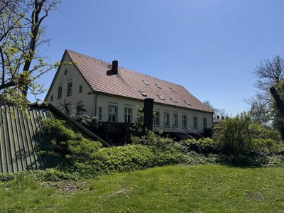Freundliche 2,5-Zimmer-Wohnung im Gutshaus in Süderholz OT Wüst Eldena