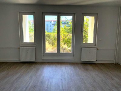 Frisch renoviert! Niedliches Apartment mit Mietergarten und Terrasse!