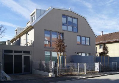 Moderne 1-Zimmer-Wohnung mit kleinem Garten/Terasse  und Einbauküche in München-Trudering