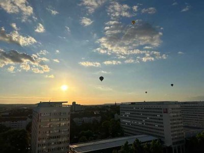 Citylights & Ballons – Penthouse mit besonderem Flair und EBK!
