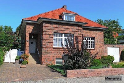Gepflegtes Einfamilienhaus in zentraler Lage mit schönem Fernblick