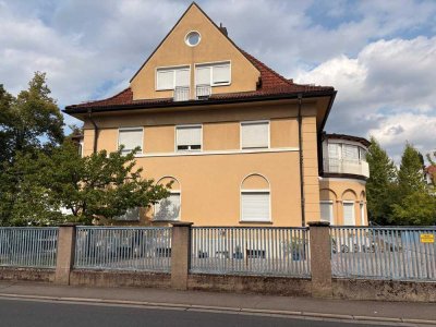 Großzüige, helle, gut geschnitte DG-Wohnung mit tollen Deckenhöhen direkt am Stadtpark zu vermieten