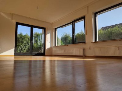 Exklusive, modernisierte 5-Zimmer-Wohnung mit Garten und Terasse in Detmold
