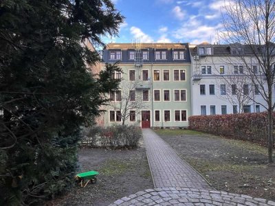 VERMIETETE 3-RAUM WOHNUNG IM 1. OBERGESCHOSS