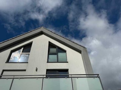 MODERNE DOPPELHAUSHÄLFTE MIT GRÜNBLICK IN TOPLAGE LANGENFELD-REUSRATH ZUR MIETE