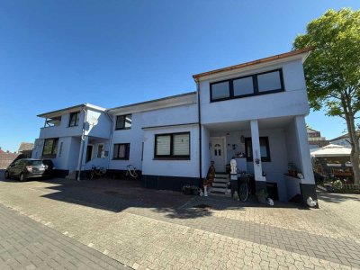 Leben, wo andere Urlaub machen – Charmantes Vierfamilienhaus im Herzen von Varel