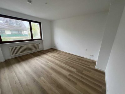 Sonnige, renovierte 3-Zimmer Wohnung mit Balkon in ruhiger Wohnlage in Refrath