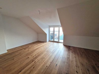 Einzigartige Dachgeschosswohnung im Neubau am Tegeler See mit 2 Balkonen und Einbauküche