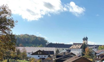 Metten b. Deggendorf: Gr. Mehrgenerationen-Wohnaus - Einlieger-Whg. mögl. - Waldrandlage m. Bachlauf