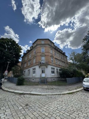 ++Frisch renovierte 3-RW in saniertem Altbau in Cotta / WE freistehend ++